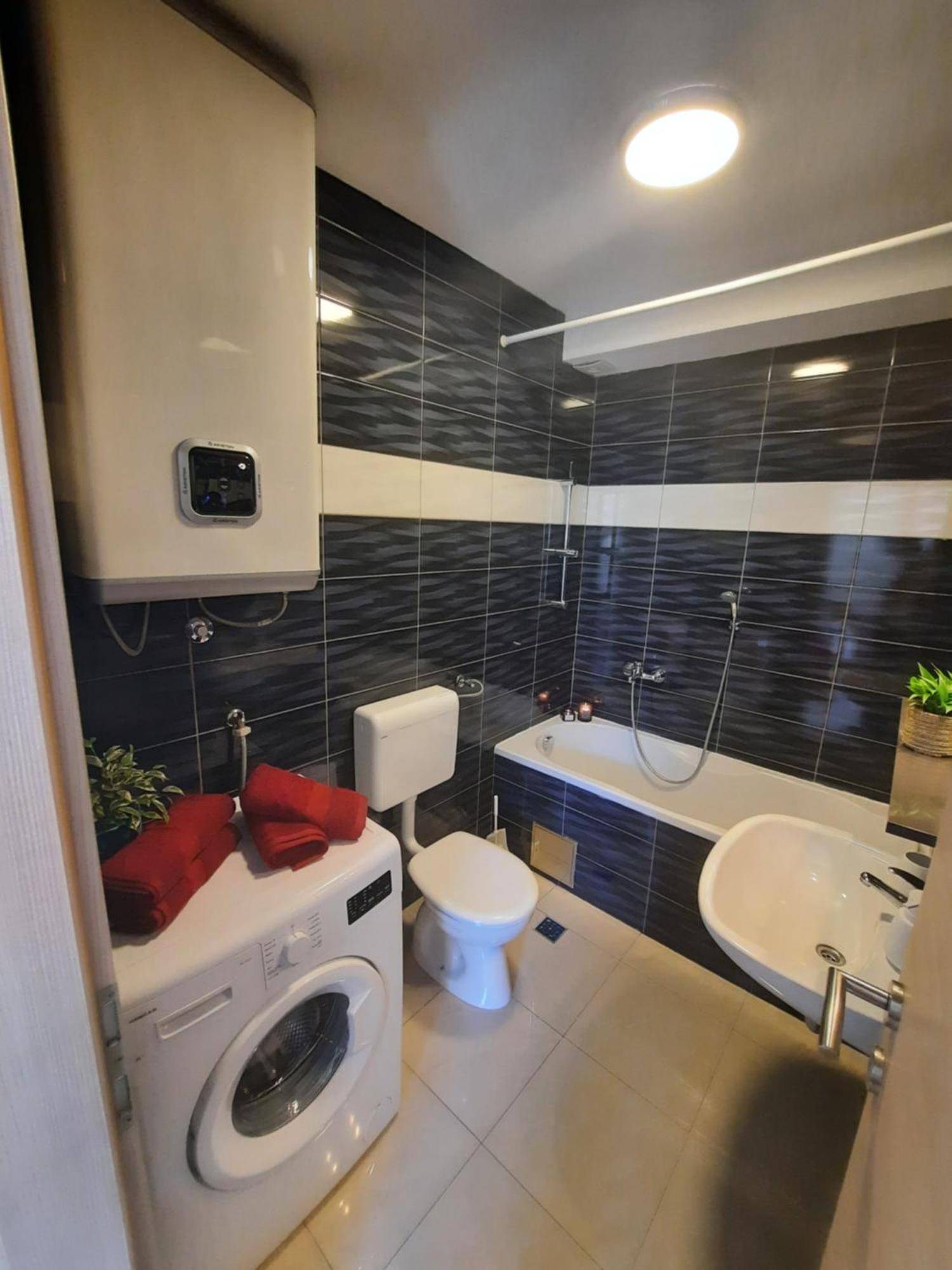 Ivan Apartma